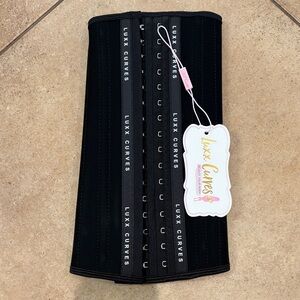 New Luxx Curves Black Waist Trainer, size large, medium torso